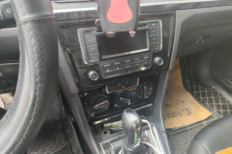 Used Volkswagen Bora 2018 1.5L Automatic Comfort Model Audio And AC Panel