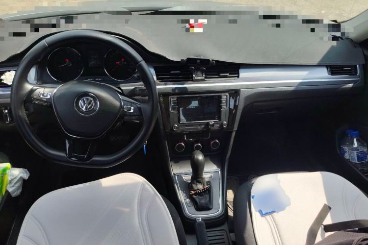 Used Volkswagen Bora 2018 1.5L Automatic Fashion Model Center Console