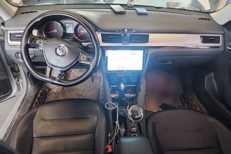 Used Volkswagen Bora 2018 1.5L Automatic Comfort Model Center Console