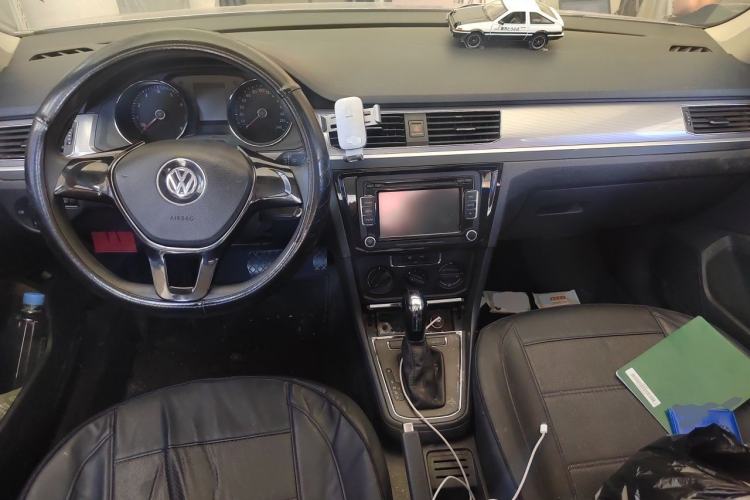 Used Volkswagen Bora 2018 1.5L Automatic Fashion Model Center Console