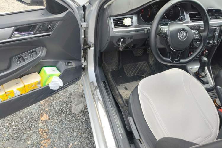 Used Volkswagen Bora 2018 1.5L Automatic Fashion Model Driver Seat
