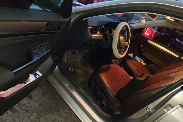 Used Volkswagen Bora 2018 1.5L Manual Fashion Model Driver Seat