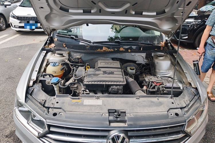 Used Volkswagen Bora 2018 1.5L Manual Fashion Model Engine Bay