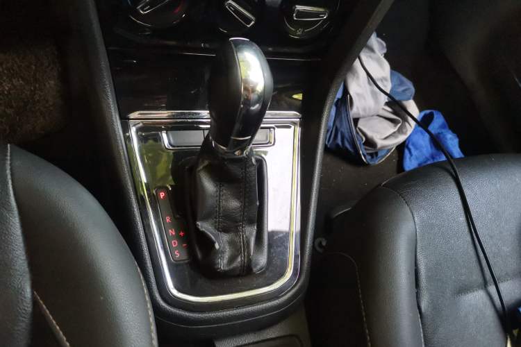 Used Volkswagen Bora 2018 1.5L Automatic Comfort Model Gear Lever