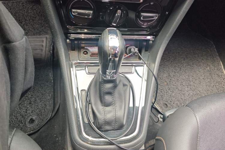 Used Volkswagen Bora 2018 1.5L Automatic Comfort Model Gear Lever