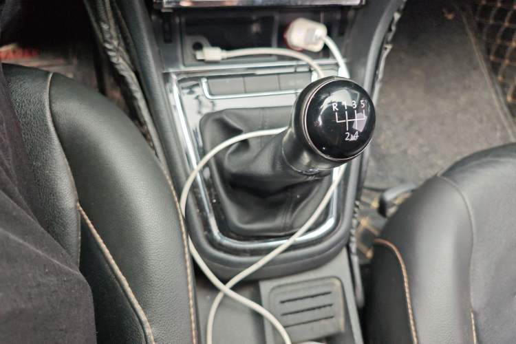 Used Volkswagen Bora 2018 1.5L Manual Comfort Model Gear Lever