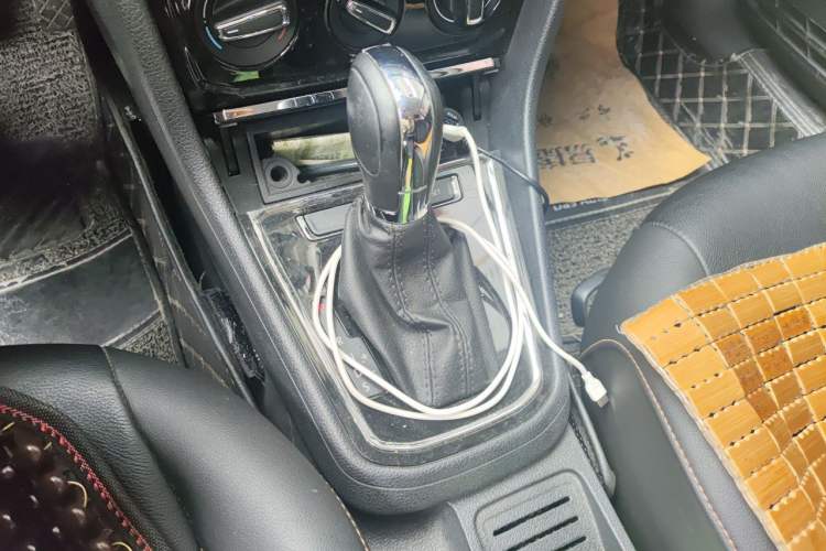 Used Volkswagen Bora 2018 1.5L Automatic Comfort Model Gear Lever