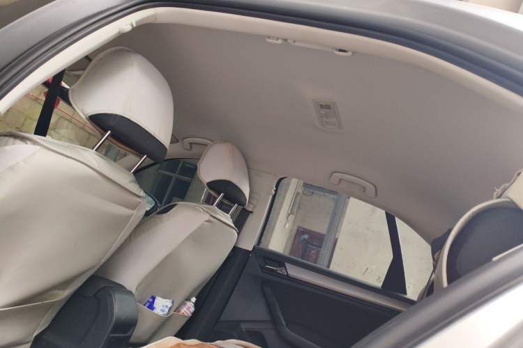 Used Volkswagen Bora 2018 1.5L Manual Fashion Model Headliner