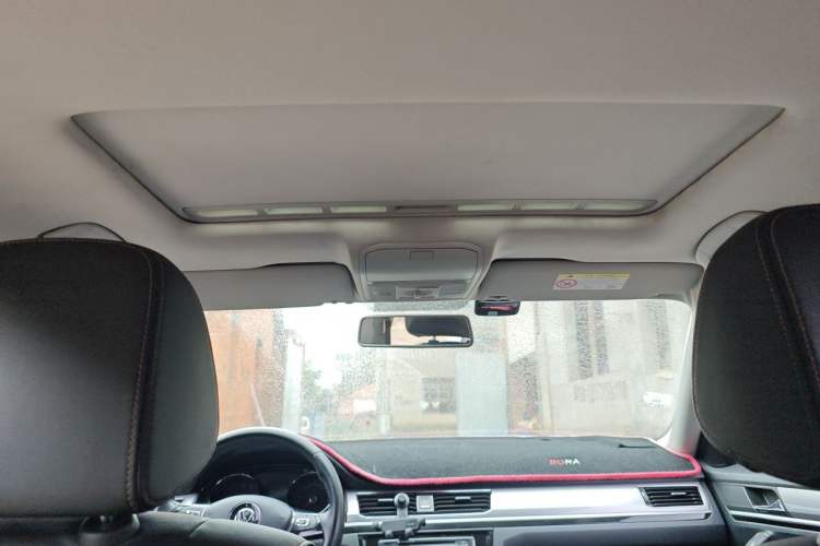 Used Volkswagen Bora 2018 1.5L Manual Comfort Model Headliner