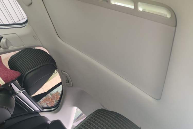 Used Volkswagen Bora 2018 1.5L Automatic Comfort Model Headliner