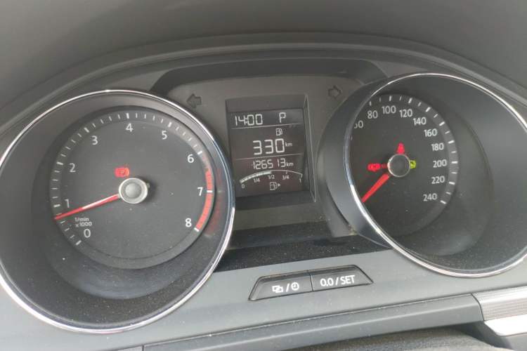 Used Volkswagen Bora 2018 1.5L Automatic Fashion Model Odometer Close Up