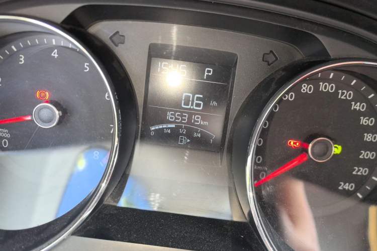 Used Volkswagen Bora 2018 1.5L Automatic Fashion Model Odometer Close Up