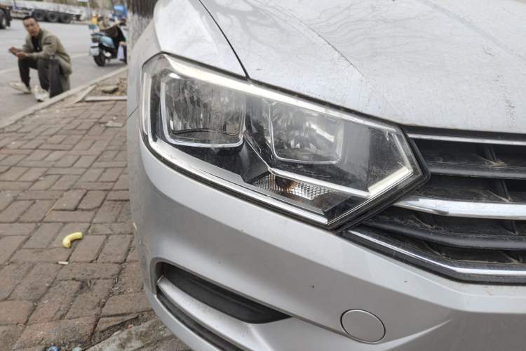 Used Volkswagen Bora 2018 1.5L Manual Fashion Model Right Front Headlight