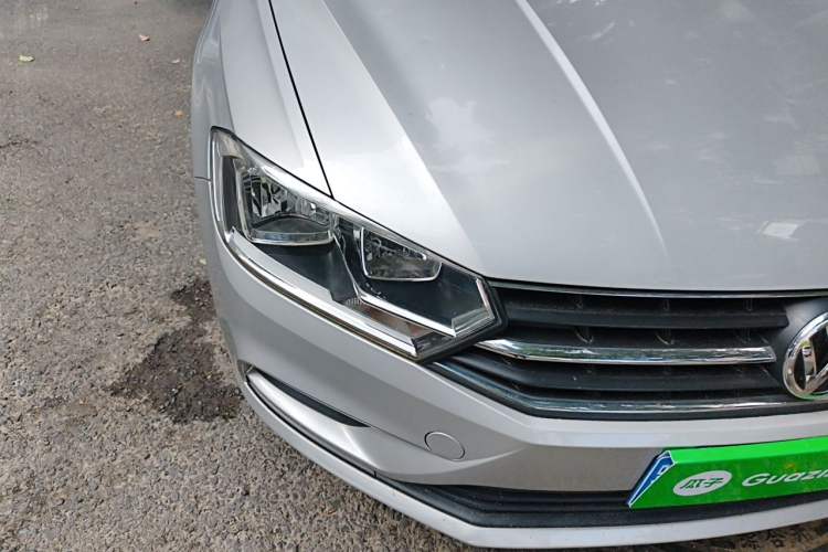 Used Volkswagen Bora 2018 1.5L Manual Fashion Model Right Front Headlight