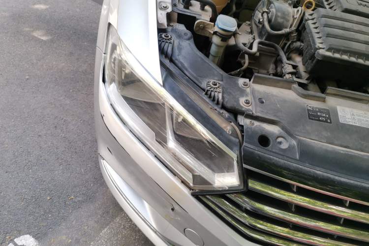 Used Volkswagen Bora 2018 1.5L Automatic Comfort Model Right Front Headlight
