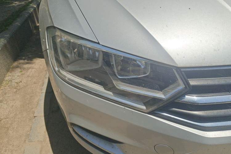 Used Volkswagen Bora 2018 1.5L Manual Fashion Model Right Front Headlight