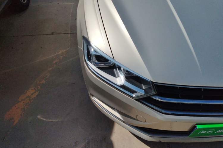 Used Volkswagen Bora 2018 1.5L Automatic Comfort Model Right Front Headlight