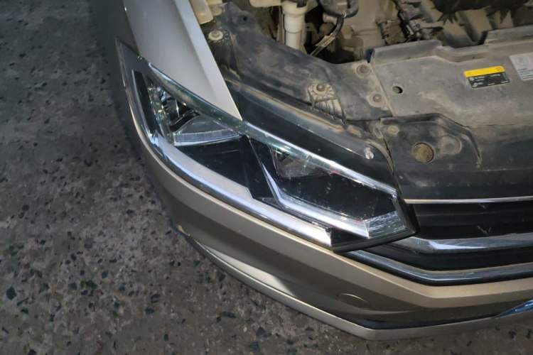 Used Volkswagen Bora 2018 1.5L Manual Fashion Model Right Front Headlight