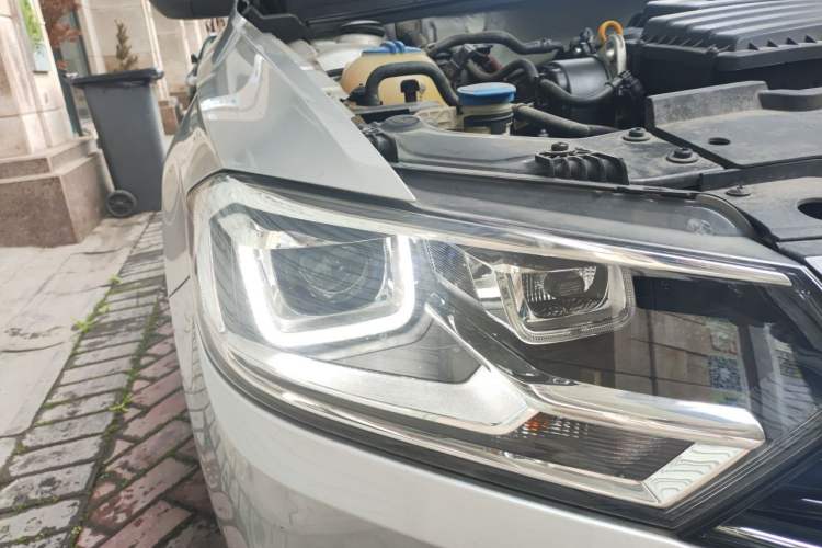 Used Volkswagen Bora 2018 1.5L Automatic Comfort Model Right Front Headlight