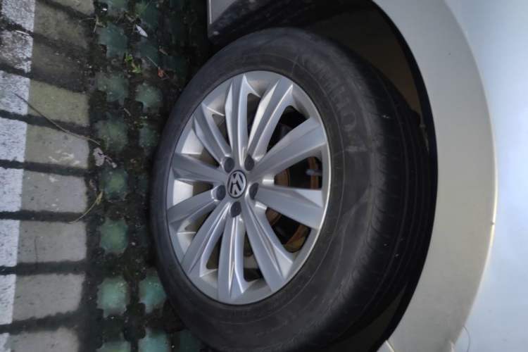 Used Volkswagen Bora 2018 1.5L Automatic Comfort Model Right Front Wheel Hub