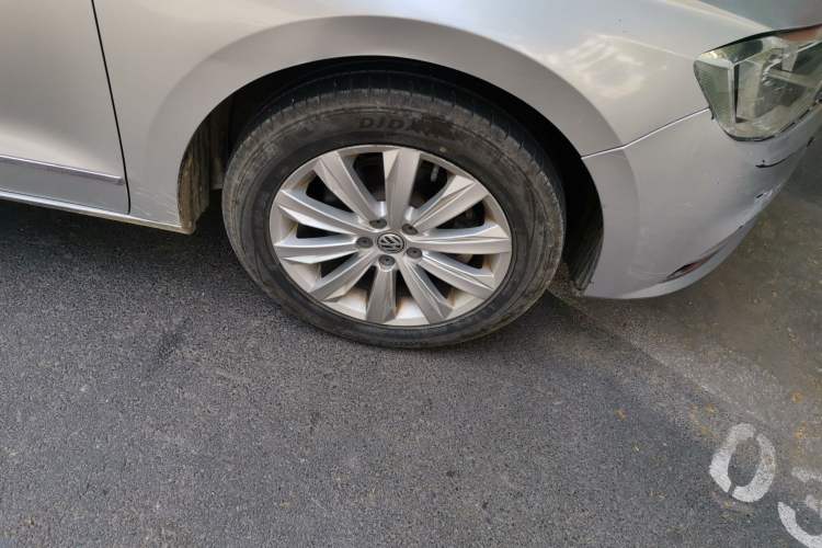 Used Volkswagen Bora 2018 1.5L Automatic Comfort Model Right Front Wheel Hub