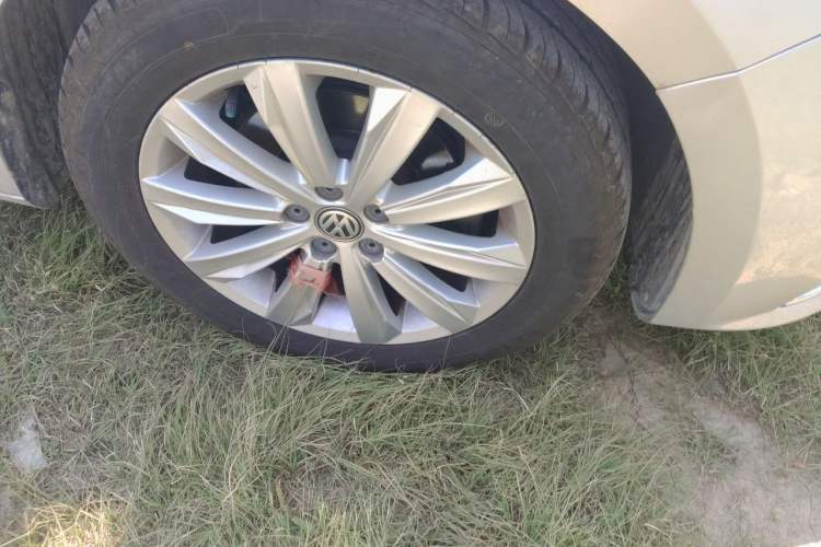 Used Volkswagen Bora 2018 1.5L Automatic Comfort Model Right Front Wheel Hub