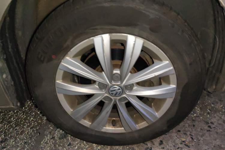 Used Volkswagen Bora 2018 1.5L Manual Fashion Model Right Front Wheel Hub