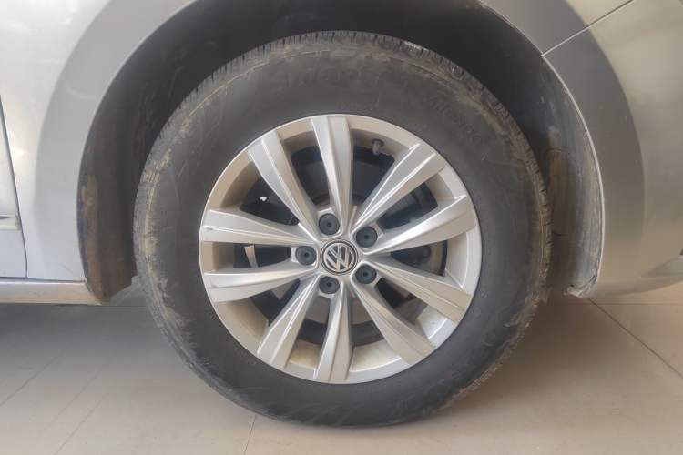 Used Volkswagen Bora 2018 1.5L Automatic Fashion Model Right Front Wheel Hub