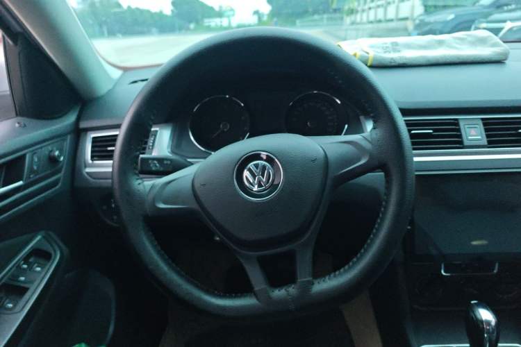 Used Volkswagen Bora 2018 1.5L Automatic Fashion Model Steering Wheel