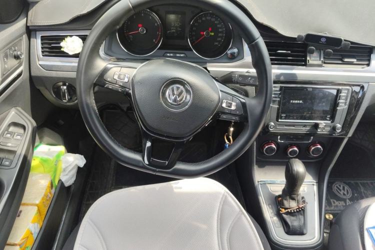 Used Volkswagen Bora 2018 1.5L Automatic Fashion Model Steering Wheel
