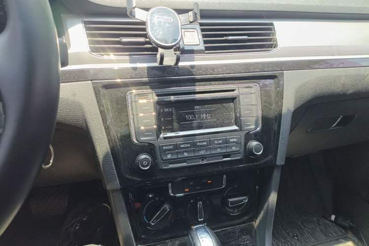 Used Volkswagen Bora 2018 1.5L Automatic Comfort Model Audio And AC Panel