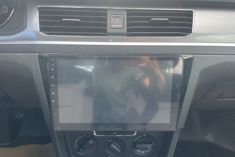 Used Volkswagen Bora 2018 1.5L Manual Fashion Model Audio And AC Panel