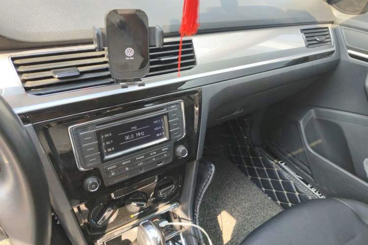 Used Volkswagen Bora 2018 1.5L Automatic Comfort Model Audio And AC Panel