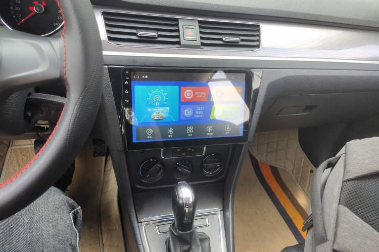 Used Volkswagen Bora 2018 1.5L Automatic Fashion Model Audio And AC Panel