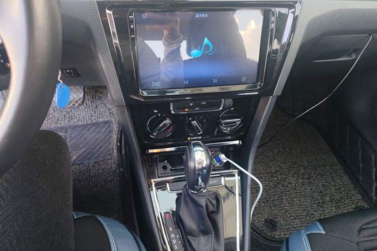 Used Volkswagen Bora 2018 1.5L Automatic Comfort Model Audio And AC Panel