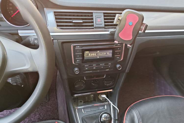 Used Volkswagen Bora 2018 1.5L Manual Fashion Model Audio And AC Panel