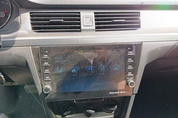 Used Volkswagen Bora 2018 1.5L Automatic Fashion Model Audio And AC Panel