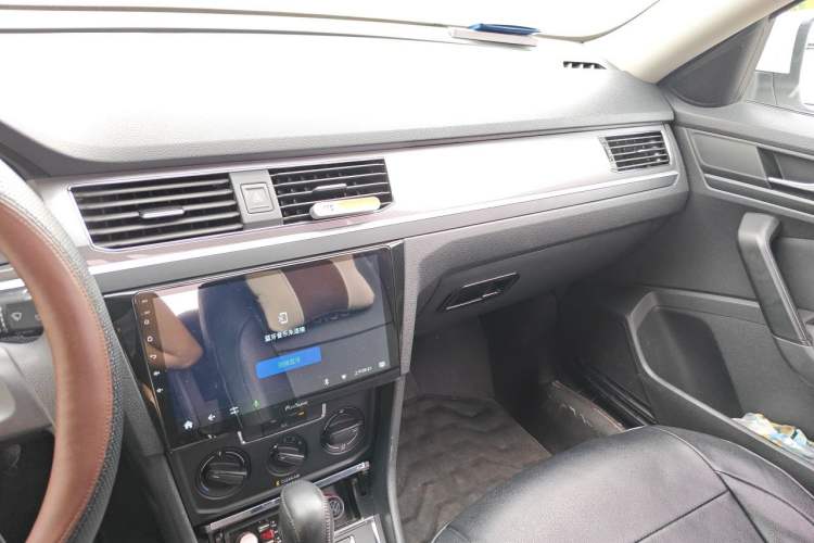 Used Volkswagen Bora 2018 1.5L Automatic Fashion Model Audio And AC Panel