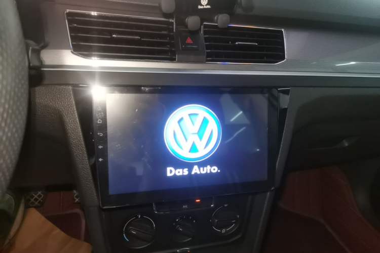 Used Volkswagen Bora 2018 1.5L Automatic Fashion Model Audio And AC Panel