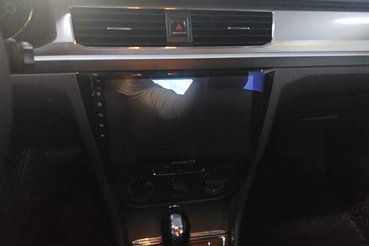 Used Volkswagen Bora 2018 1.5L Automatic Fashion Model Audio And AC Panel