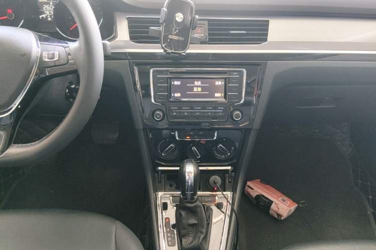 Used Volkswagen Bora 2018 1.5L Automatic Comfort Model Audio And AC Panel