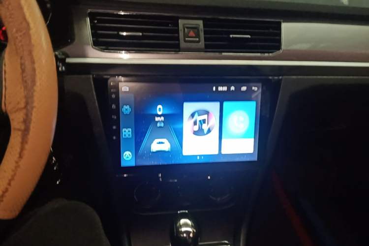 Used Volkswagen Bora 2018 1.5L Automatic Fashion Model Audio And AC Panel