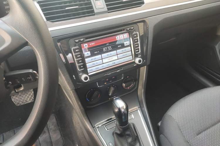 Used Volkswagen Bora 2018 1.5L Automatic Fashion Model Audio And AC Panel