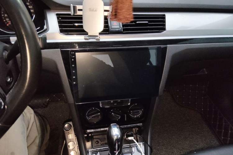 Used Volkswagen Bora 2018 1.5L Automatic Comfort Model Audio And AC Panel