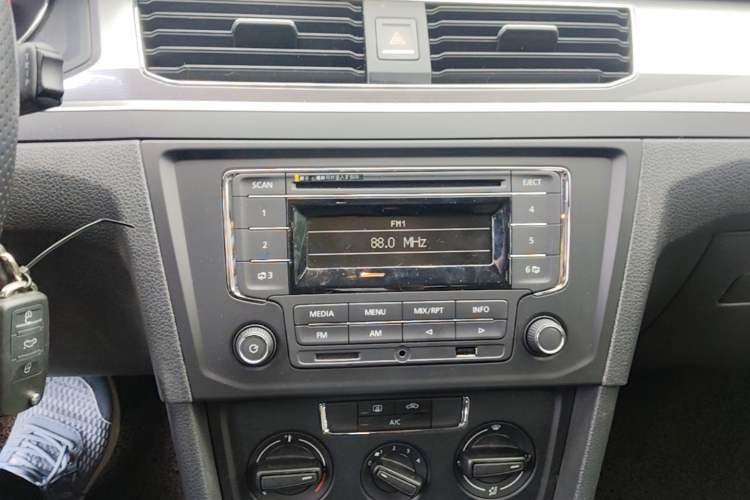 Used Volkswagen Bora 2018 1.5L Automatic Fashion Model Audio And AC Panel