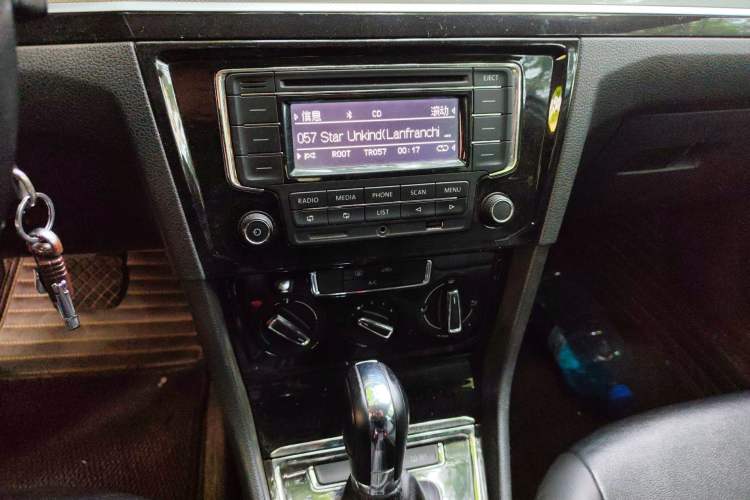 Used Volkswagen Bora 2018 1.5L Automatic Comfort Model Audio And AC Panel