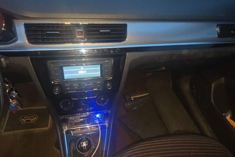 Used Volkswagen Bora 2018 1.5L Manual Comfort Model Audio And AC Panel