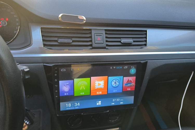 Used Volkswagen Bora 2018 1.5L Manual Fashion Model Audio And AC Panel