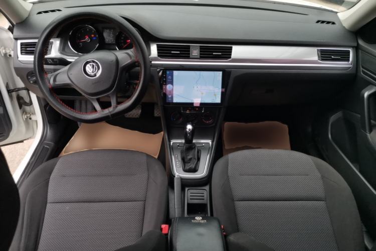 Used Volkswagen Bora 2018 1.5L Automatic Fashion Model Center Console