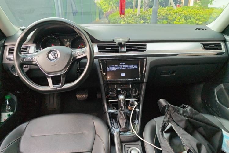 Used Volkswagen Bora 2018 1.5L Automatic Comfort Model Center Console